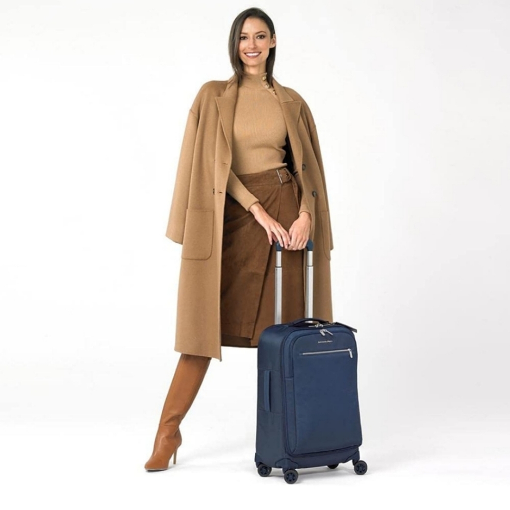 Bags & accessories for Queens here!!